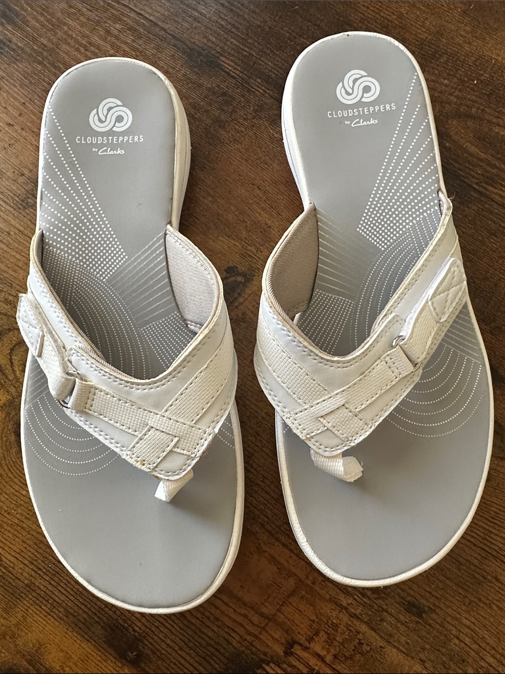 Clarks Cloudsteppers Women's White Breeze Sea Slide Sandals